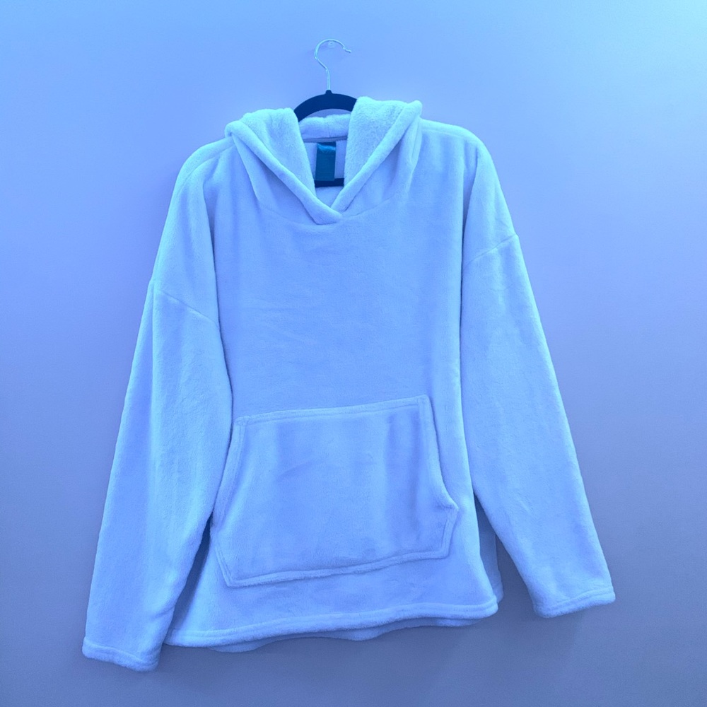 im selling a hoodie
